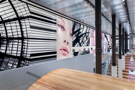 “Skin and Bones”, the new wallpaper inside the Prada Epicenter 